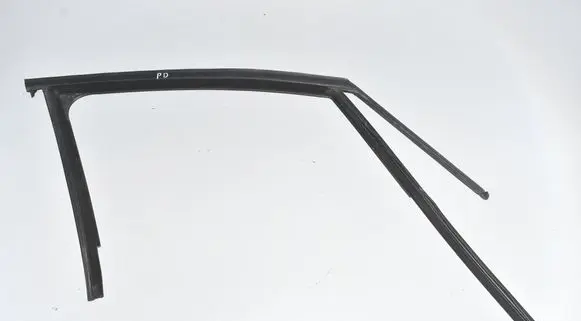 BMW 2 F46 Front door glass trim molding 7326168 51337326168