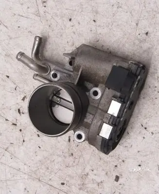 Hyundai i10 Throttle body valve 35100-04200