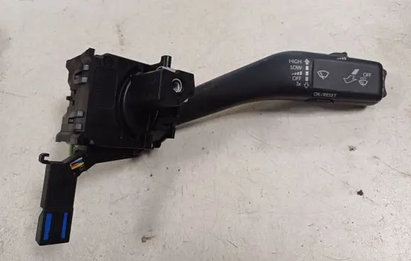 Volkswagen Jetta V Wiper control stalk 1K0953519L 1K0953519J