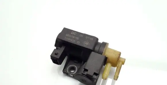 Mercedes-Benz A W176 Turbo solenoid valve 8200790180 70181405 12T196