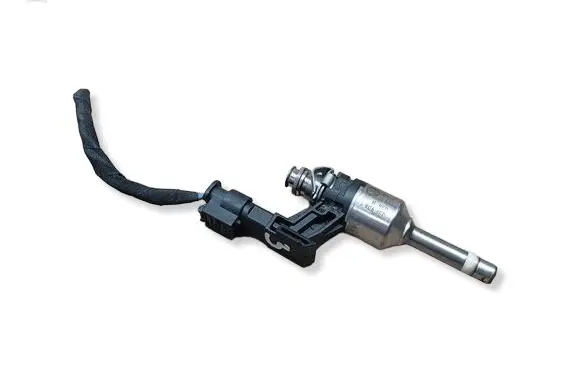 Skoda Rapid (NH) Fuel injector 03F906036B 036B