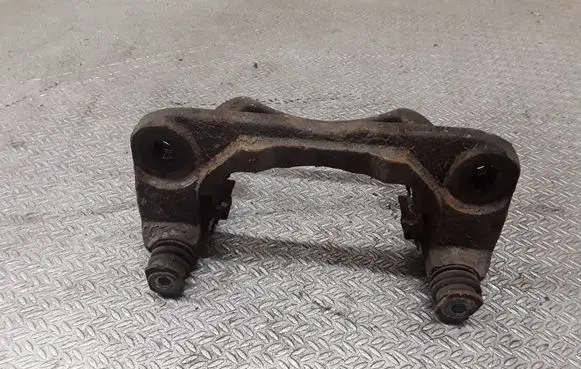 Toyota Previa (XR30, XR40) II Front Brake Caliper Pad/Carrier 
