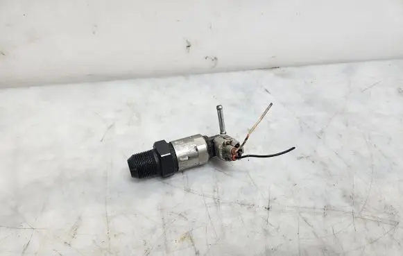 Toyota Avensis T250 Fuel pressure sensor 