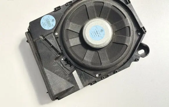 BMW X1 E84 Subwoofer speaker 61928910 9144202 9143143