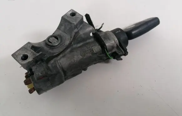 Volkswagen PASSAT B5.5 Ignition lock 4B0905851