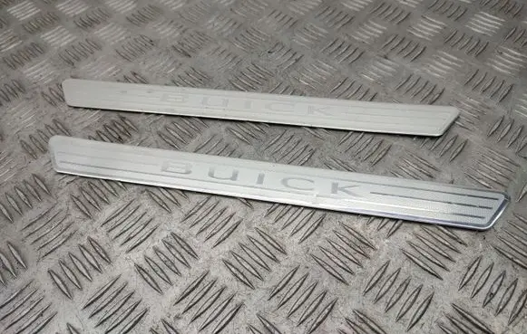 Front sill trim cover
