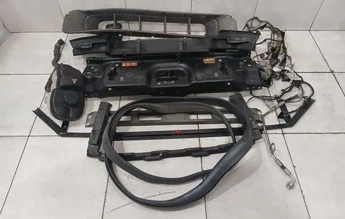 Mercedes-Benz G W463 2nd Gen Front piece kit A4655005704