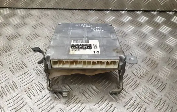 Toyota Corolla E120 E130 Engine control unit/module 8966602110 MB1758005221