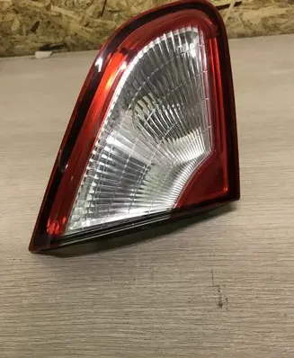 Nissan Qashqai+2 Tailgate rear/tail lights 89503189