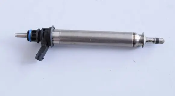 Mercedes-Benz E A207 Fuel injector A2560700187