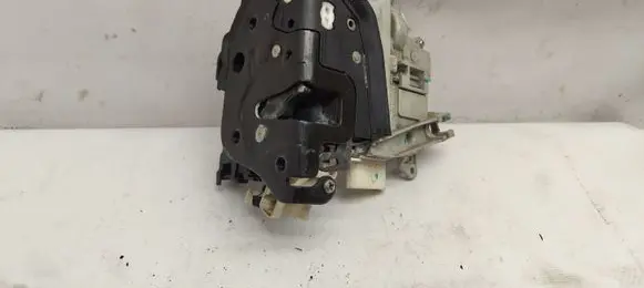 Audi A4 S4 B7 8E 8H Front door lock 8J2837015C