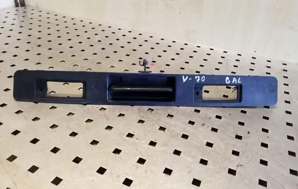 Volvo V70 Trunk door license plate light bar 9203101