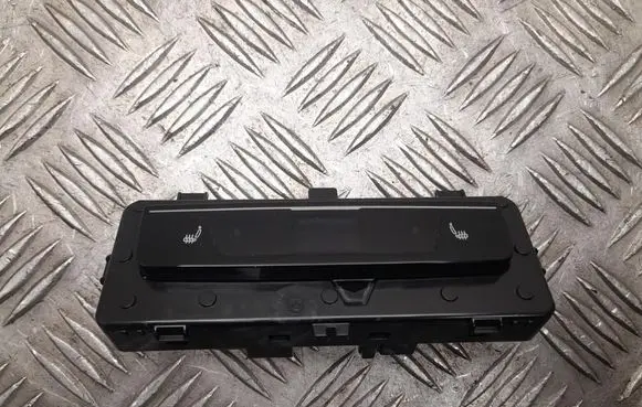 Volkswagen Tayron II Seat heating switch 5QS907049A