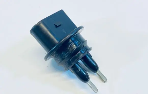 Volkswagen PASSAT B6 Windshield washer fluid level sensor 7M0919376