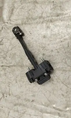 Volvo XC90 Front door check strap stopper 31395137