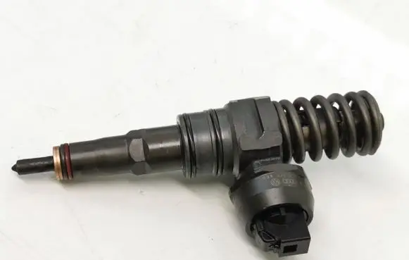 Volkswagen Jetta V Fuel injector 038130073AG 0414720215