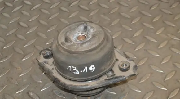 Mercedes-Benz ML W164 Engine mount bracket A2512403017