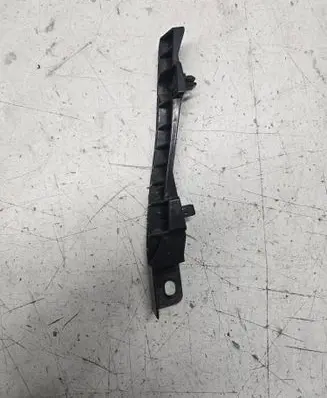 Front bumper mounting bracket