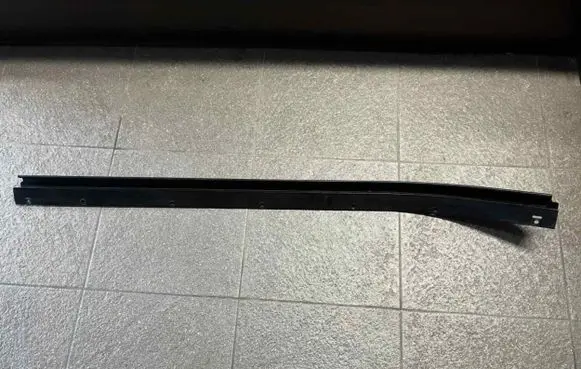 Iveco Daily 4th gen Sliding door upper top rail 3804685