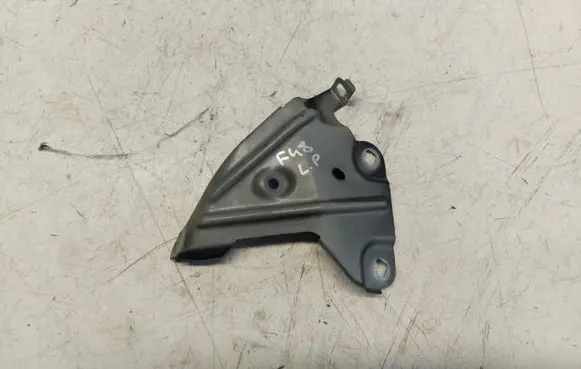 Fender mounting bracket