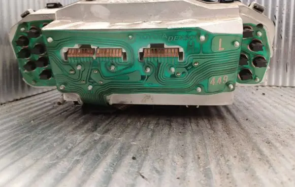 Toyota Yaris Speedometer (instrument cluster) 4573001021 8380052700