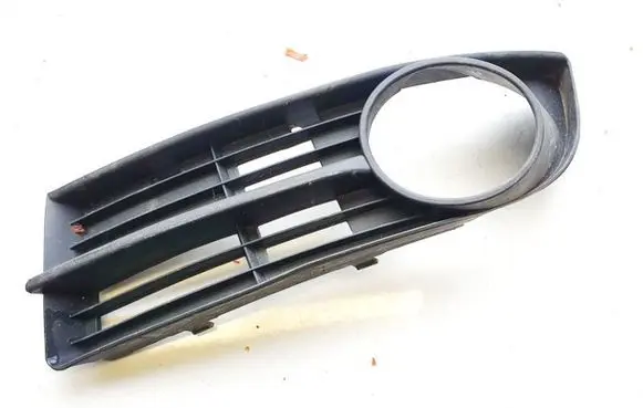 Volkswagen Touran I Front bumper lower grill 1t0807665a