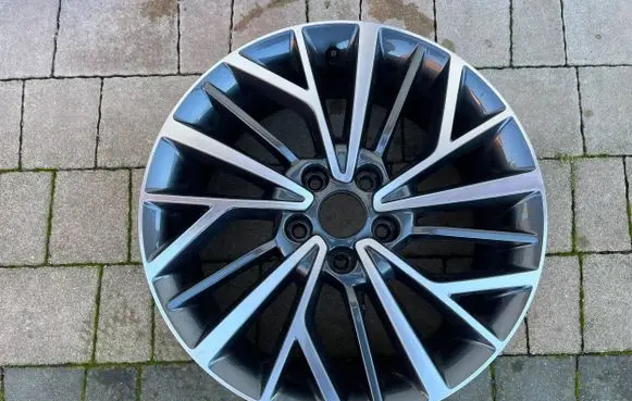 Hyundai Tucson TL R18 alloy rim 0285001635