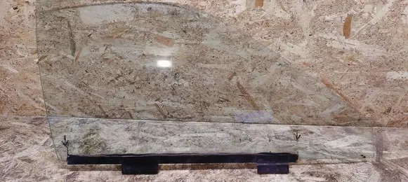 Porsche 944 Front door window/glass (coupe) 