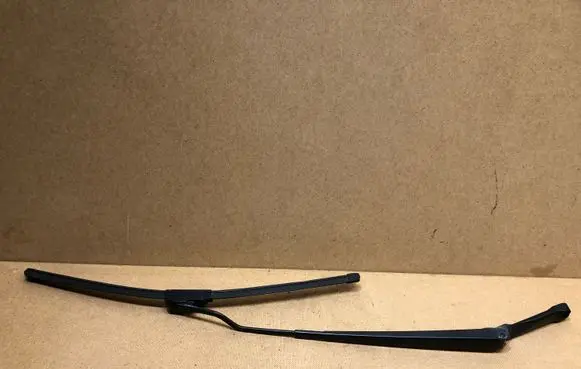 Audi A3 S3 8L Front wiper blade arm 8L1955407A