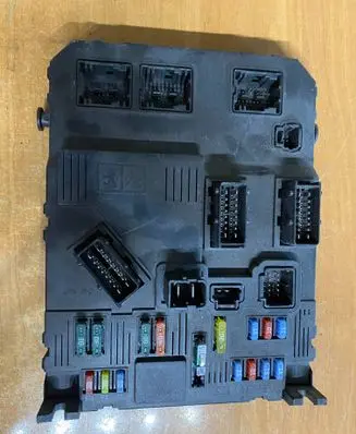 Citroen Xsara Picasso Fuse module 9653667580 850009200