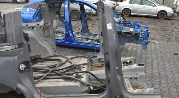 Ford Tourneo Pillar (middle) 