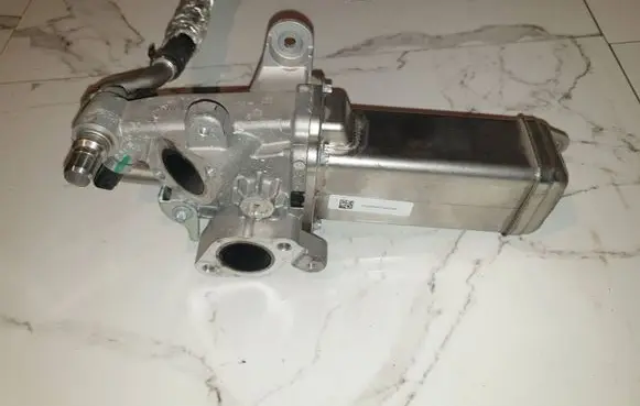 Renault Master III EGR valve cooler 147355889R MM11888