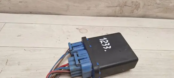Land Rover Freelander Coolant fan relay YWB100980