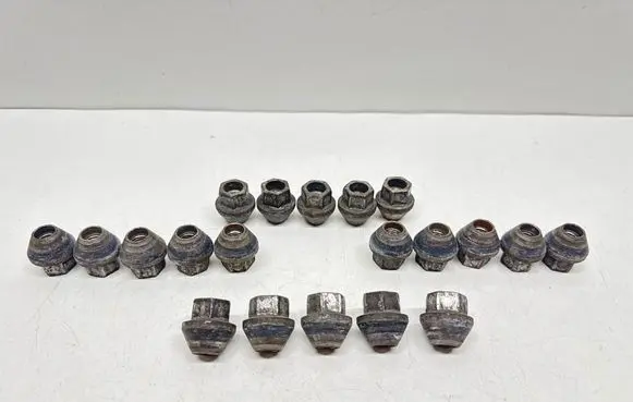 Volvo V40 Nuts/bolts