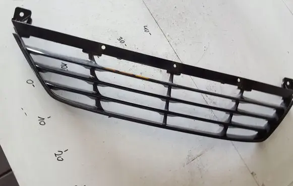 Hyundai ix35 Front bumper lower grill