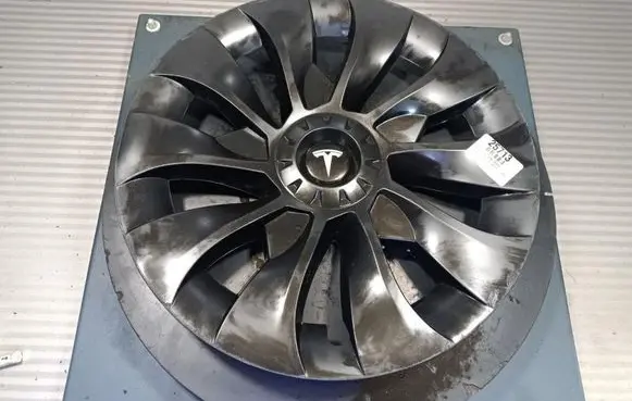 Tesla Model 3 Original wheel cap 
