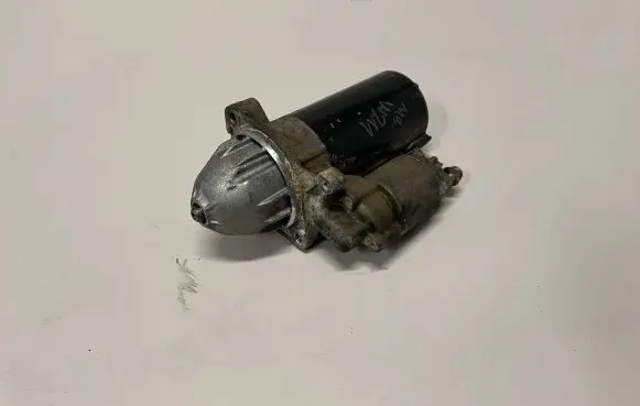 Mercedes-Benz E W211 Starter motor 0061512501 0001115047