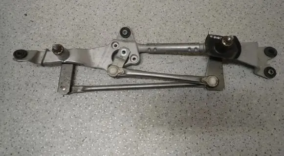 Suzuki SX4 S-Cross Front wiper linkage 