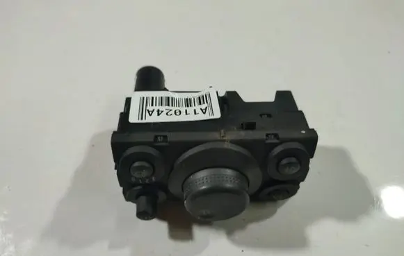 Opel Astra H Light switch 13100124