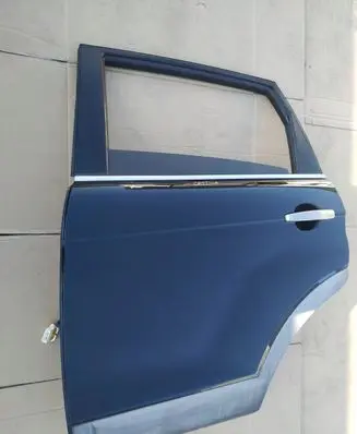 Chevrolet Captiva Front door