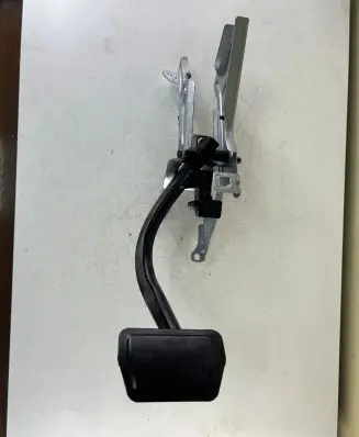 Volvo XC90 Brake pedal
