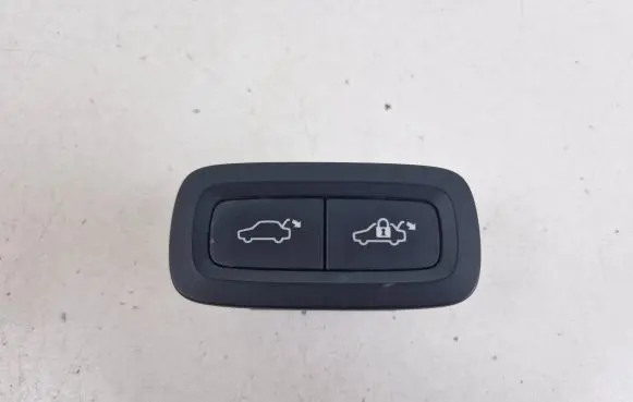Volvo XC90 Tailgate/boot open switch button 31674801