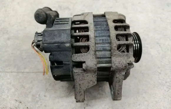 Hyundai i10 Generator/alternator 3730002600