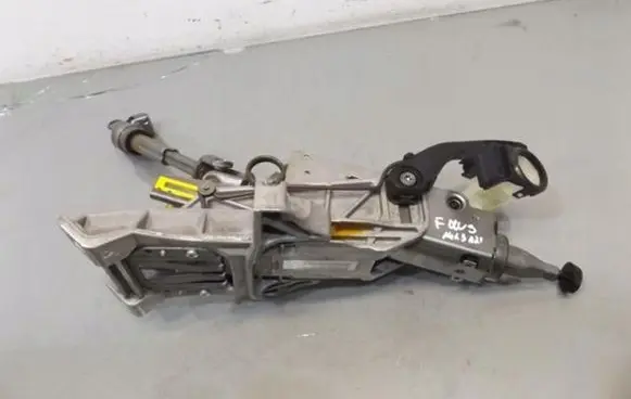 Ford Focus Steering wheel axle