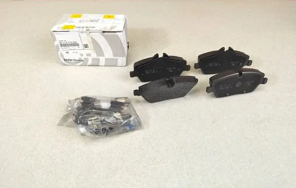 BMW 1 E81 E87 Brake pads (front) 6774050 6771838 6767144