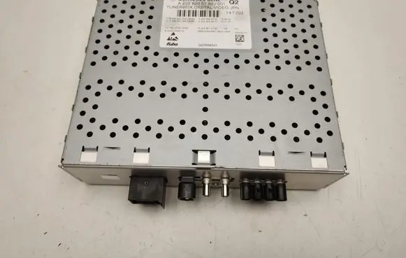Mercedes-Benz CLS C218 X218 Head unit multimedia control A2228205789