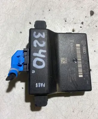 Skoda Octavia Mk2 (1Z) Gateway control module 1K0907530E 1K0907951