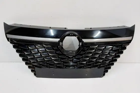 Nissan Qashqai J12 Front bumper upper radiator grill 62310HN10A