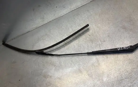 Peugeot 308 Windshield/front glass wiper blade 968047708004 720083 5268L