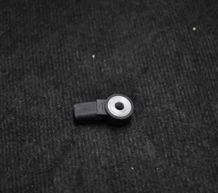Volkswagen Up Detonation knock sensor 030905377D